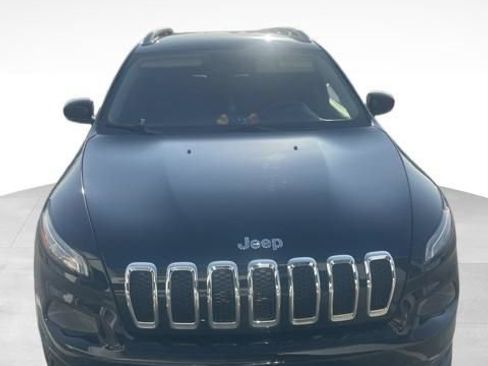 Used 2018 Jeep Cherokee Overland AWD/4WD image 10