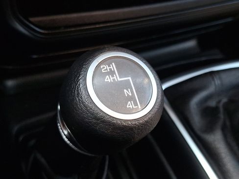 Used 2019 Jeep Wrangler Sport AWD/4WD image 25