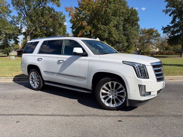 Used 2020 Cadillac Escalade Luxury AWD/4WD image 2