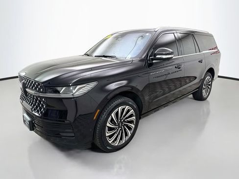 Used 2025 Lincoln Navigator L Black Label AWD/4WD image 3