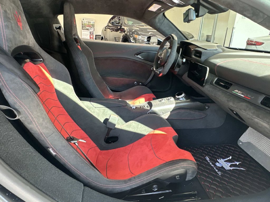 Used 2023 Maserati MC20 Coupe RWD image 11
