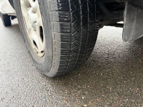 Used 2015 Toyota Tacoma Base 4x2 4dr Access Cab 6.1 ft w/ Convenience Package image 30