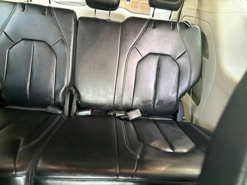 Certified 2023 Chrysler Pacifica Touring-L FWD image 22