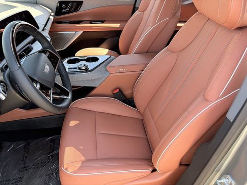 Used 2025 Cadillac Optiq Luxury 2 AWD/4WD image 22