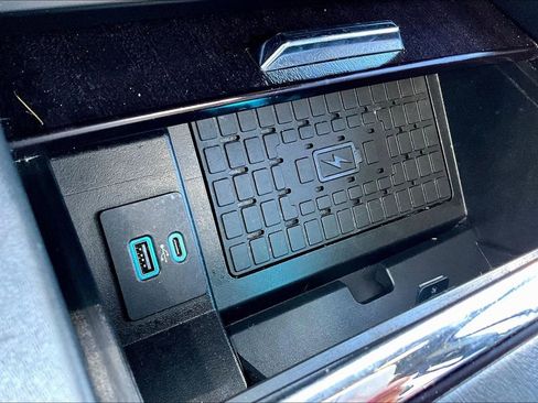 Used 2022 Ford Expedition Platinum AWD/4WD image 31