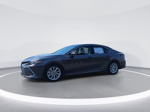 Used 2024 Toyota Camry LE image 4