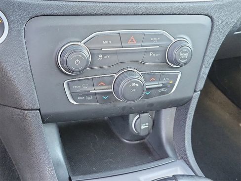 Used 2023 Dodge Charger SXT image 17