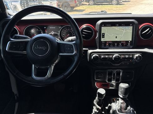 Used 2019 Jeep Wrangler Unlimited Rubicon AWD/4WD image 4
