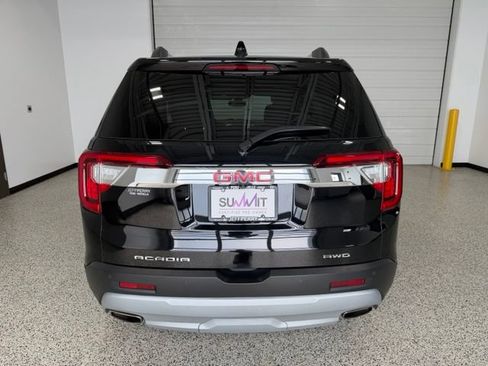 Used 2023 GMC Acadia SLT AWD/4WD image 4