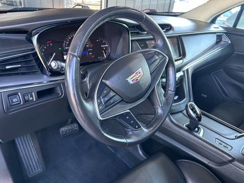 Used 2017 Cadillac XT5 Luxury w/ Driver Awareness Package AWD/4WD image 14