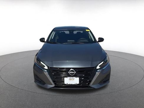 Used 2025 Nissan Altima 2.5 SV FWD image 4