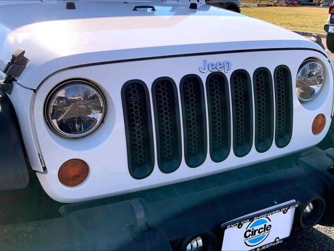 Used 2009 Jeep Wrangler Rubicon w/ Dual Top Group image 26