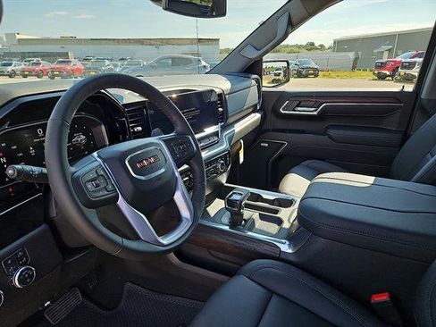 New 2026 GMC Sierra 1500 SLT image 12