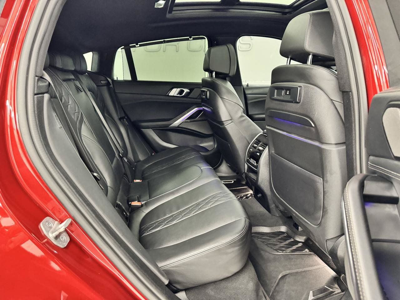 Used 2022 BMW X6 M50i w/ Executive Package AWD/4WD image 20