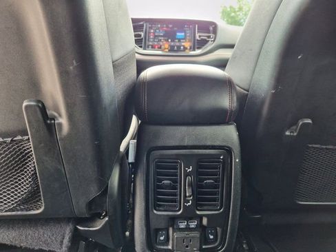 Used 2025 Dodge Durango GT AWD/4WD image 28