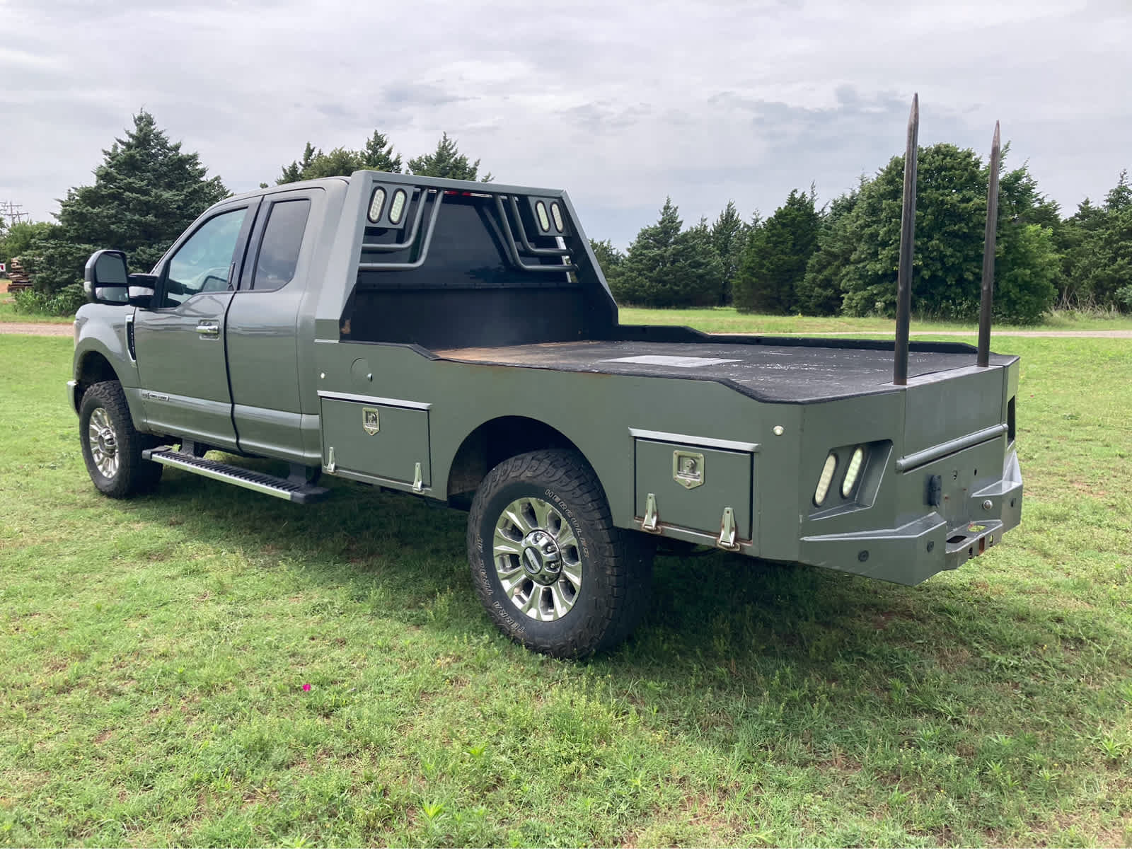 Used 2019 Ford F250 XLT w/ XLT Premium Package AWD/4WD image 2