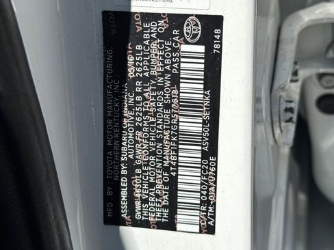 Used 2016 Toyota Camry LE FWD image 25