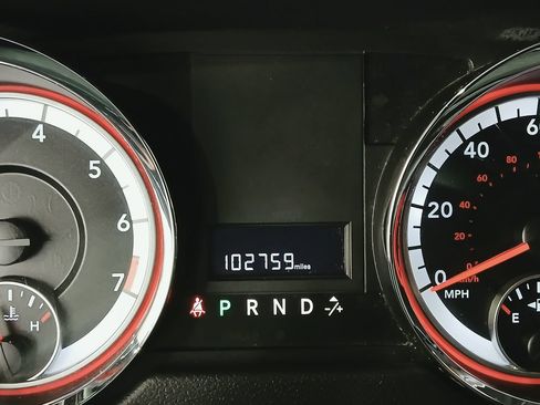 Used 2019 Dodge Grand Caravan SXT FWD image 29