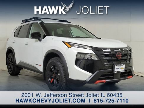 Used 2025 Nissan Rogue SV image 1