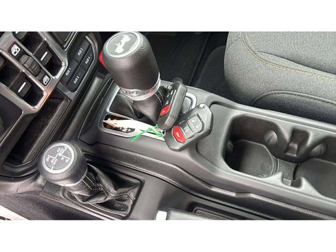 Used 2025 Jeep Wrangler Unlimited Sahara AWD/4WD image 23