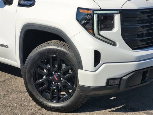 New 2026 GMC Sierra 1500 Elevation image 6