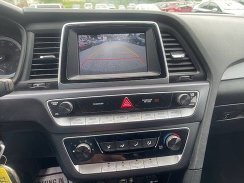 Used 2019 Hyundai Sonata SE FWD image 16
