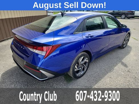 Certified 2024 Hyundai Elantra SEL w/ Convenience Package FWD image 8