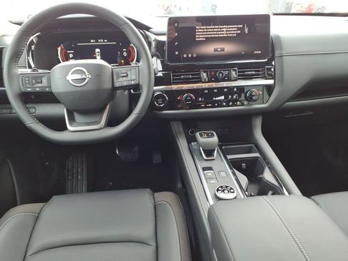 New 2026 Nissan Pathfinder SL image 9