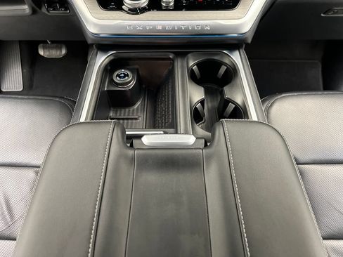 Used 2025 Ford Expedition Platinum AWD/4WD image 61