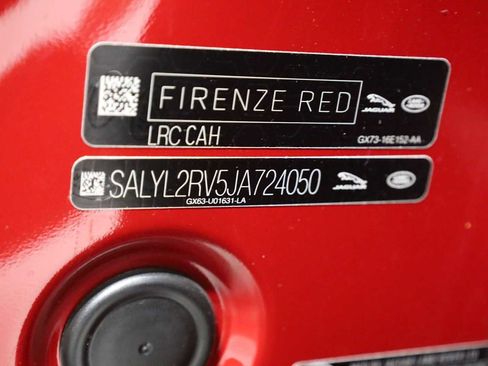 Used 2018 Land Rover Range Rover Velar R-Dynamic SE image 42