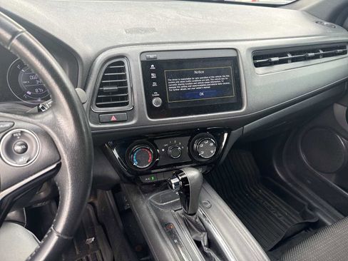 Used 2019 Honda HR-V Sport image 10