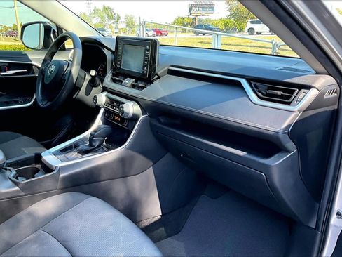 Used 2019 Toyota RAV4 XLE image 19