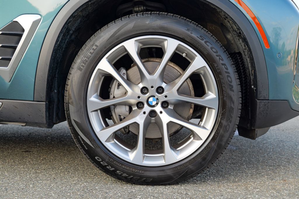 Used 2024 BMW X5 xDrive40i w/ Premium Package AWD/4WD image 12