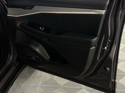 Used 2024 Jeep Wagoneer Launch Edition image 31