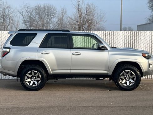 Used 2019 Toyota 4Runner TRD Off-Road Premium image 3