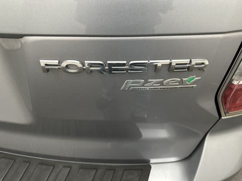 Used 2016 Subaru Forester 2.5i w/ Alloy Wheel Package AWD/4WD image 12