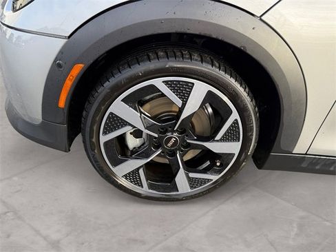 Certified 2025 MINI Cooper S image 11