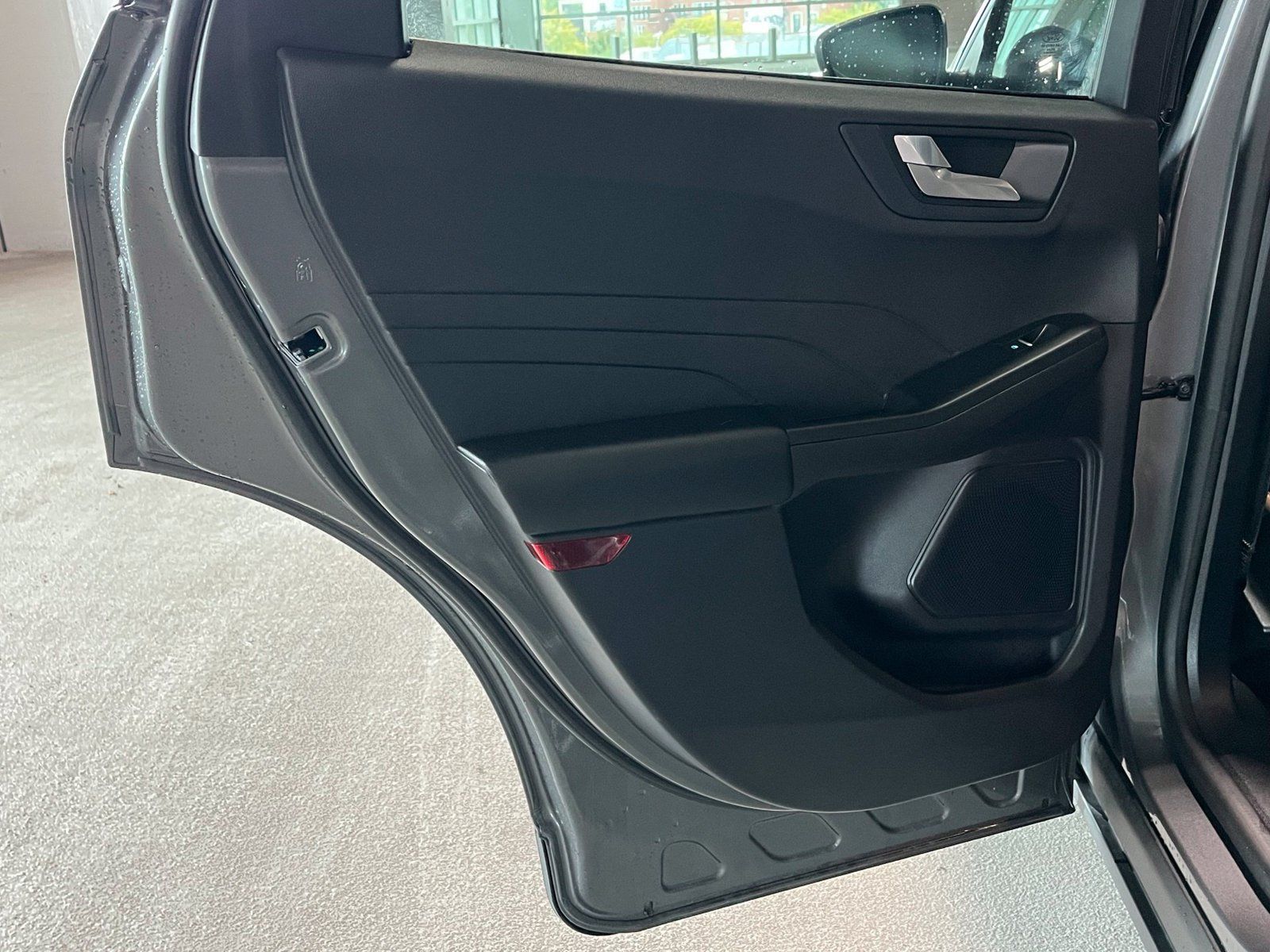 Used 2022 Ford Escape Titanium FWD image 35
