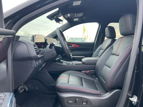 Used 2025 Chevrolet Traverse RS w/ LPO, Floor Liner Package image 13