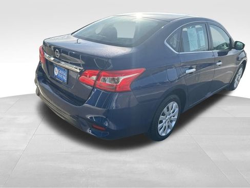 Used 2019 Nissan Sentra S image 9