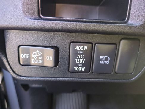 Used 2019 Toyota Tacoma TRD Sport w/ Technology Package AWD/4WD image 15