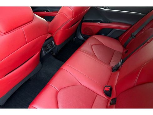 Used 2019 Toyota Camry XSE FWD image 13