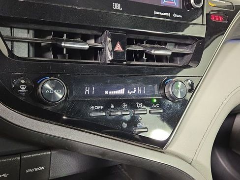 Used 2023 Toyota Camry XLE image 18