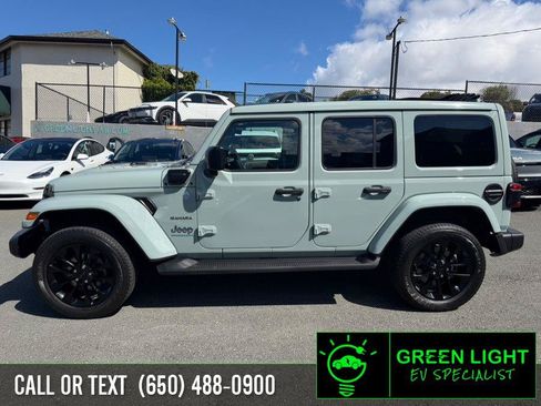 Used 2023 Jeep Wrangler Unlimited Sahara AWD/4WD image 8