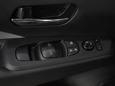 Used 2024 Nissan Kicks SR w/ SR Premium Package FWD image 20