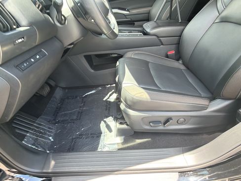 Certified 2025 Nissan Pathfinder SL w/ SL Premium Package FWD image 29