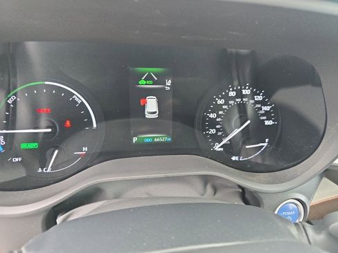 Used 2023 Toyota Sienna XLE image 20