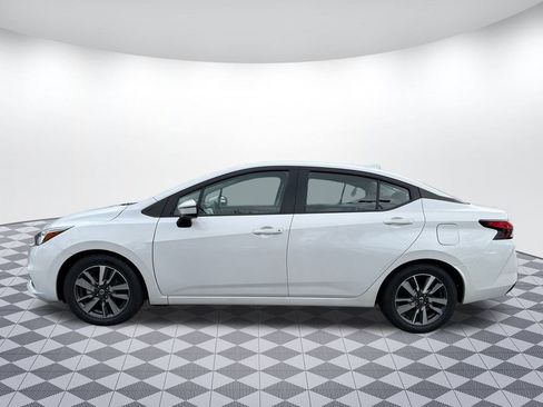 Used 2020 Nissan Versa SV image 4