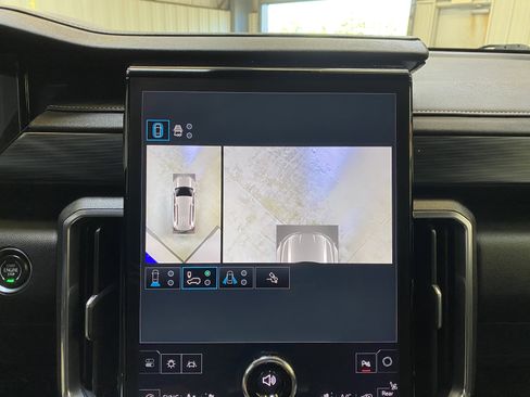 Used 2025 GMC Acadia Elevation image 46