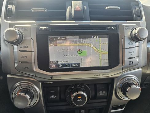 Used 2018 Toyota 4Runner SR5 AWD/4WD image 18